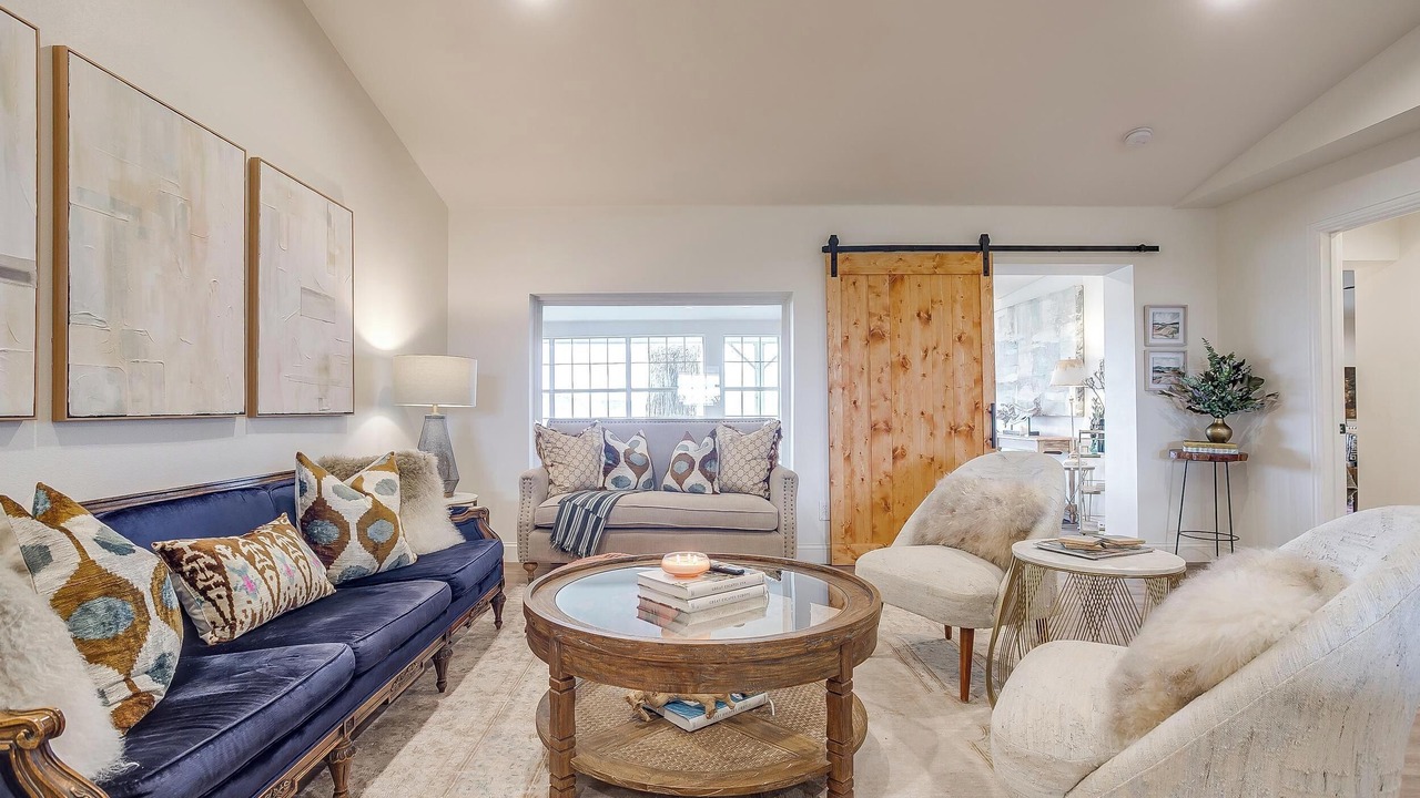 Photo of Livingroom in Dennis