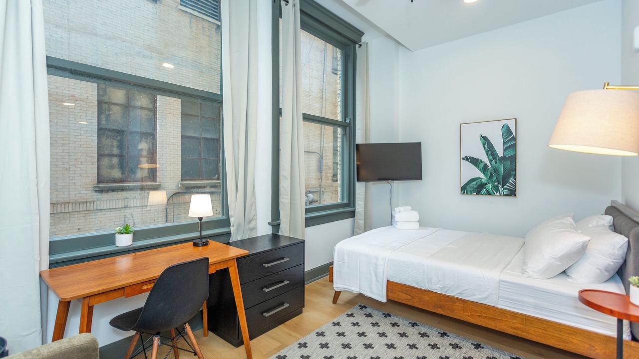 Photo of Bedroom in Central City