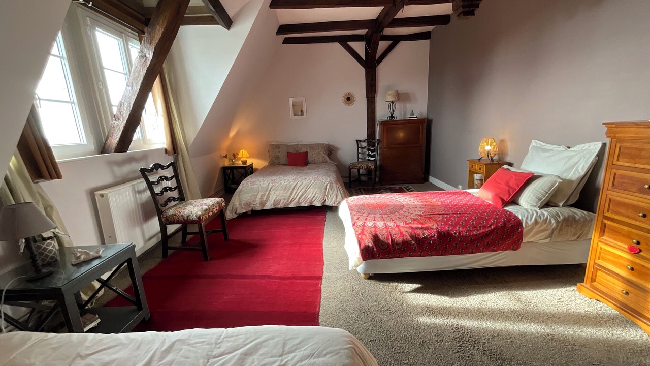 Photo of Bedroom in Genis