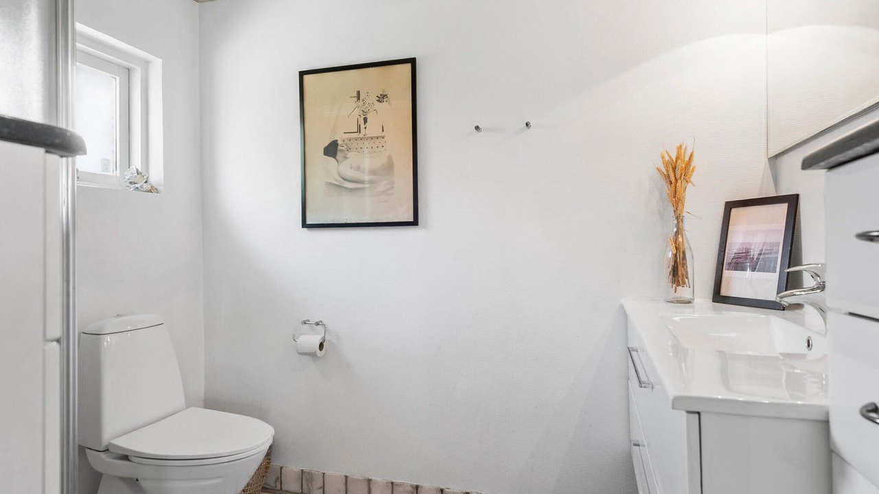 Photo of Bathroom in Beder Malling