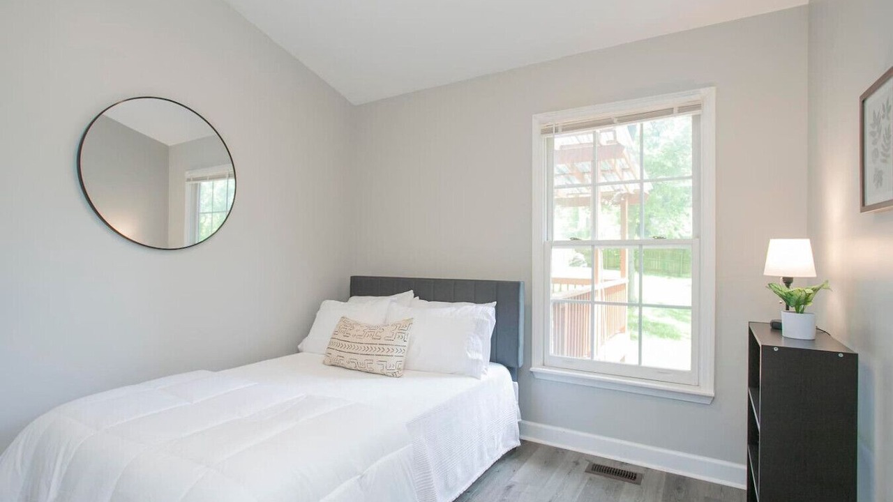 Photo of Bedroom in Shelby Hills