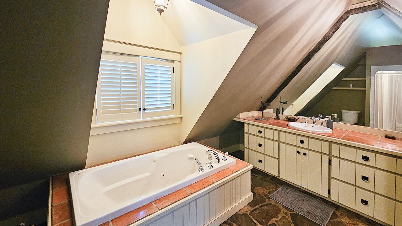 Photo of Bathroom in Virgil