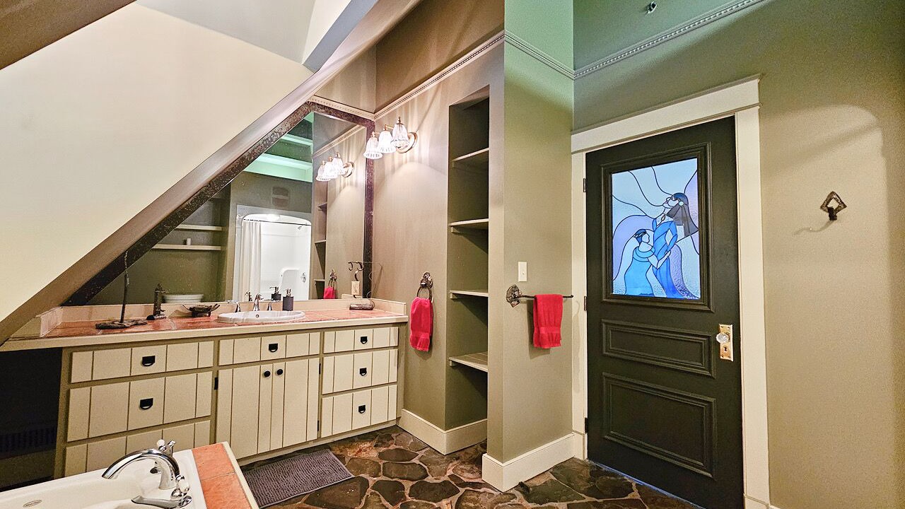 Photo of Bathroom in Virgil