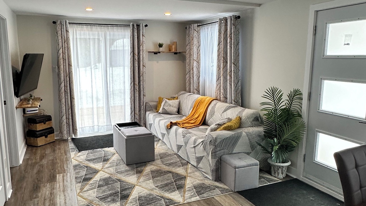 Photo of Livingroom in Chertsey
