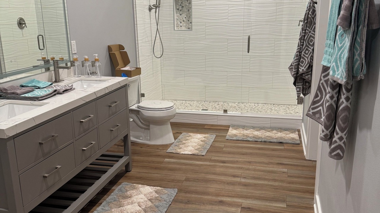 Photo of Bathroom in Flintrock Falls