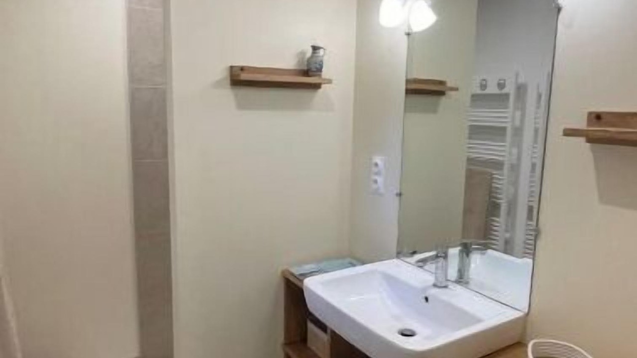 Photo of Bathroom in Surtainville