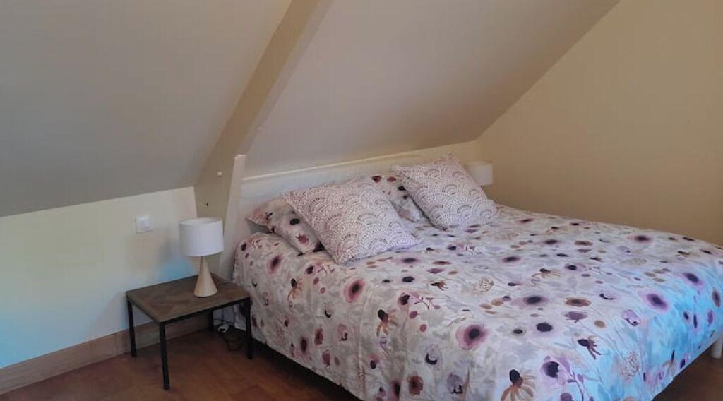 Photo of Bedroom in Surtainville