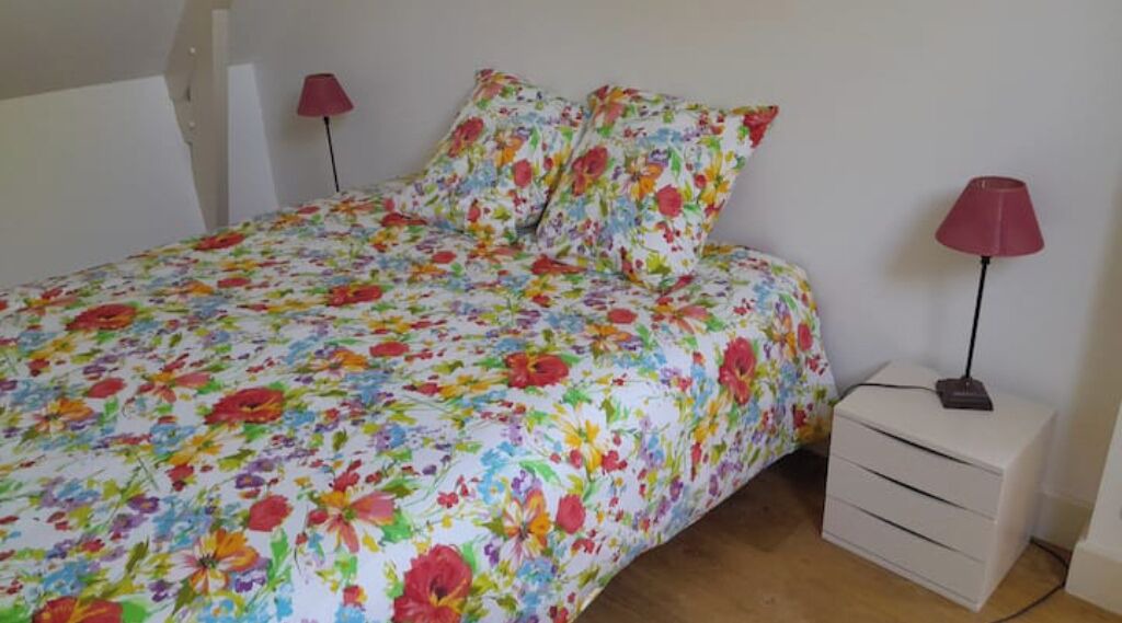 Photo of Bedroom in Surtainville