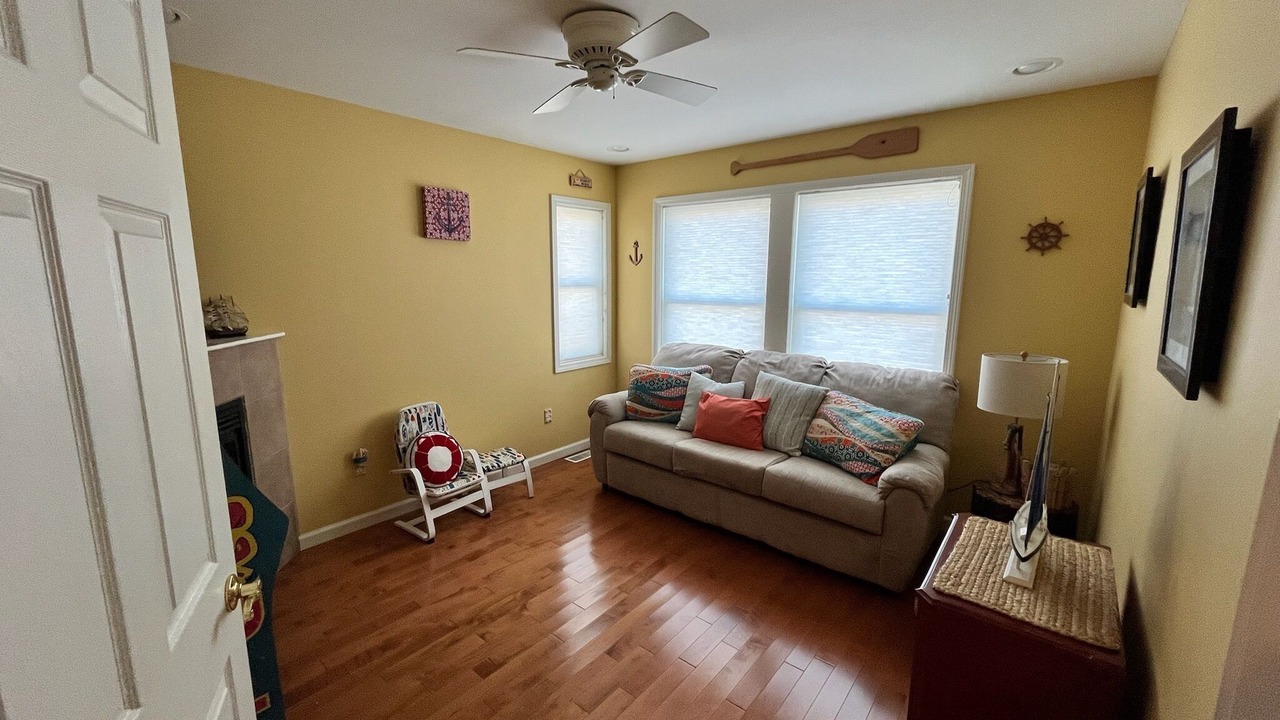 Photo of Livingroom in Beach Haven Terrace