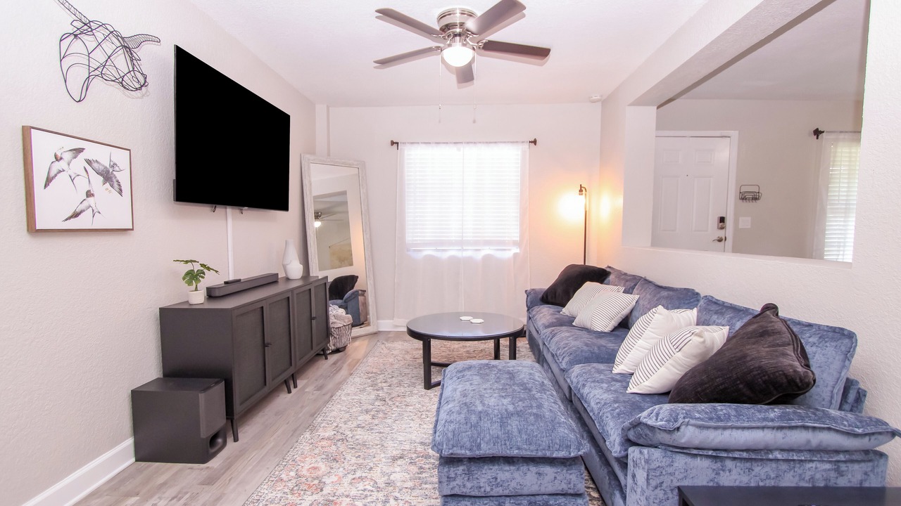 Photo of Livingroom in Riverview