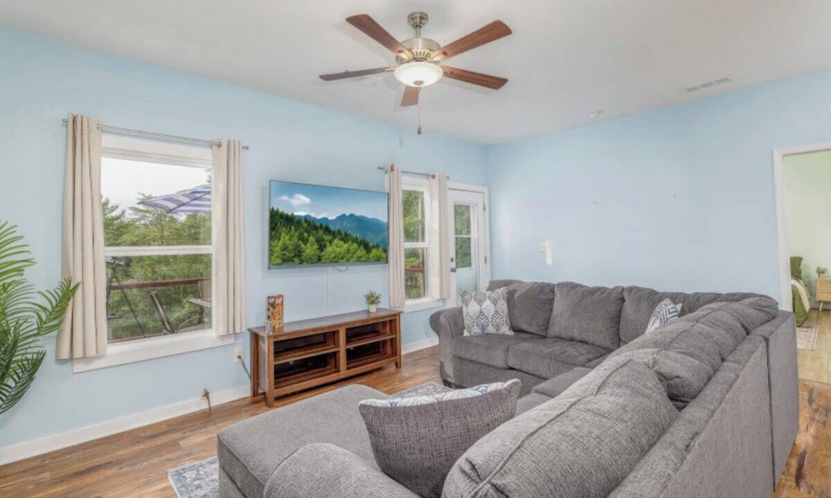 Photo of Bedroom in Dahlonega