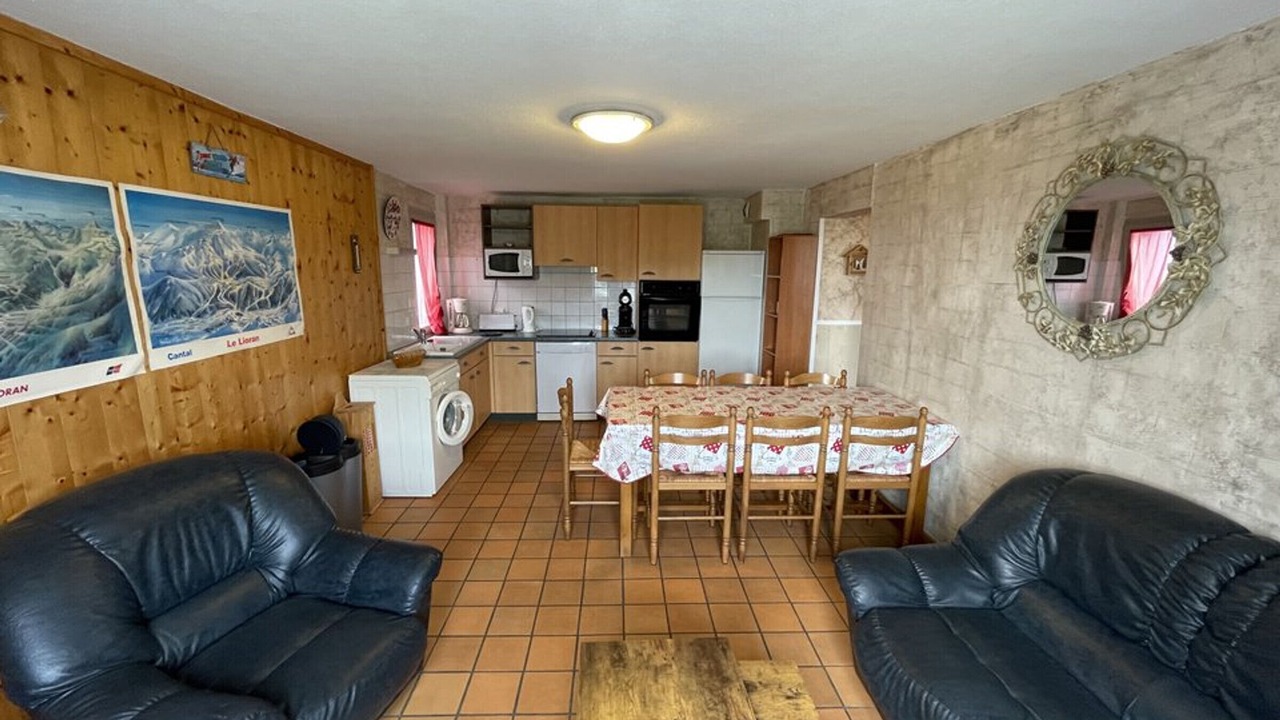 Photo of Livingroom in Saint-Jacques-des-Blats