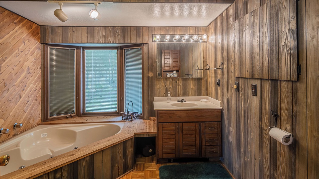 Photo of Bathroom in Town of Webb