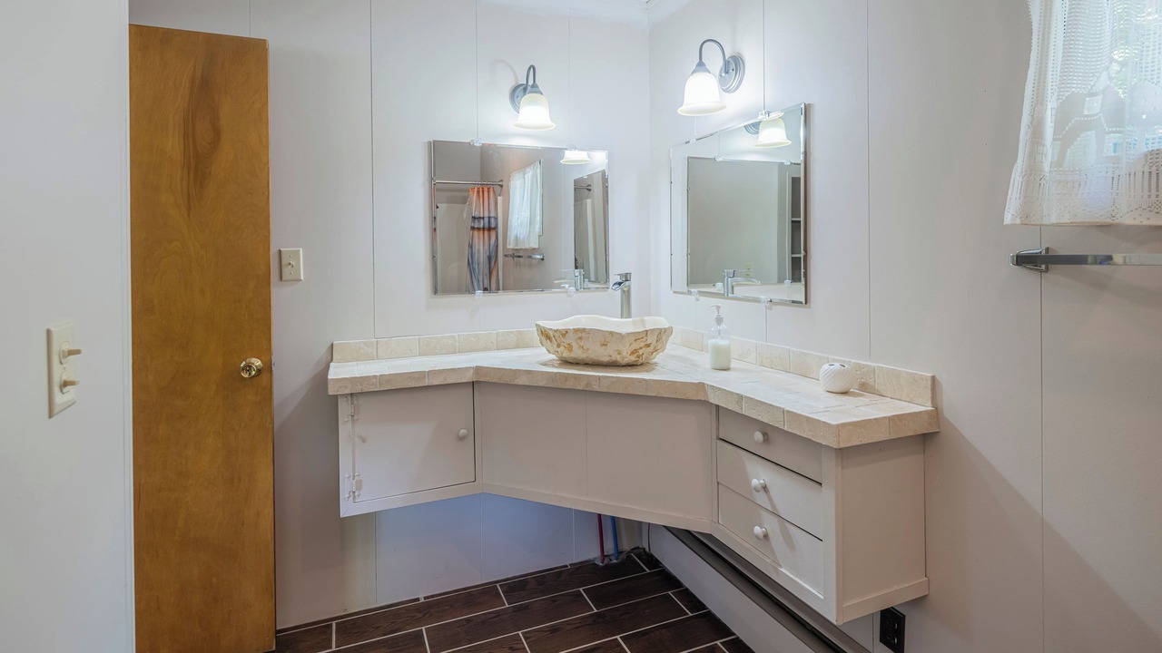 Photo of Bathroom in Town of Webb