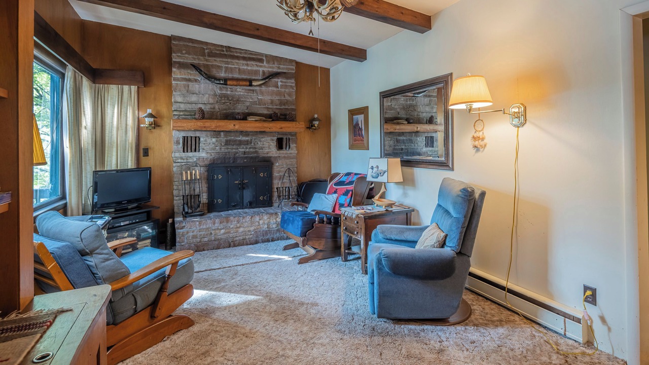 Photo of Livingroom in Town of Webb