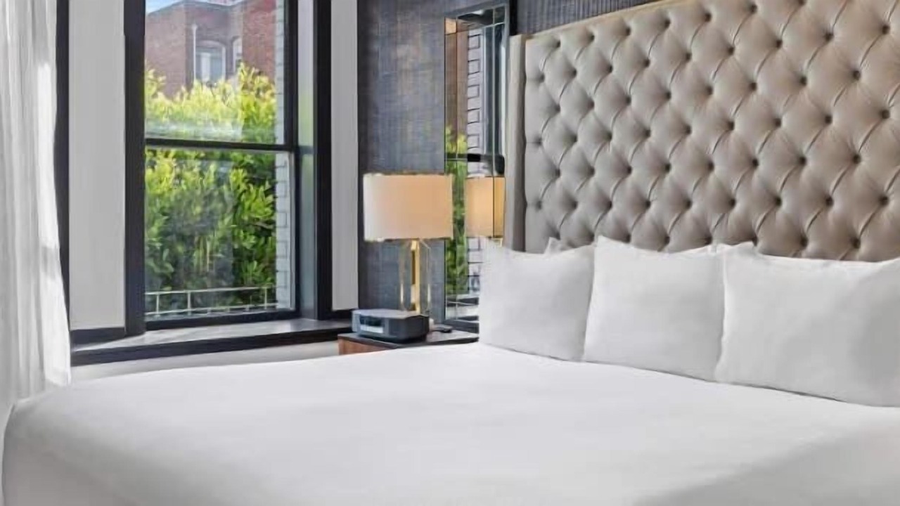 Photo of Bedroom in Lower Nob Hill