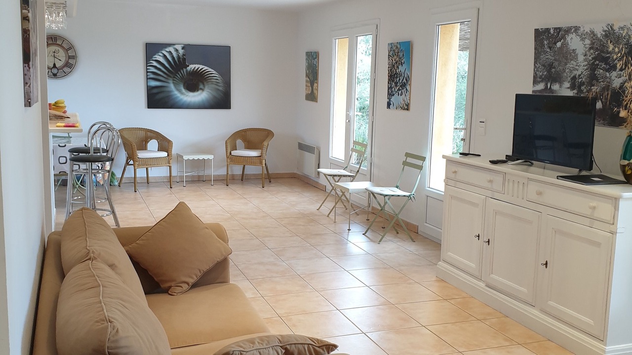 Photo of Livingroom in Aups