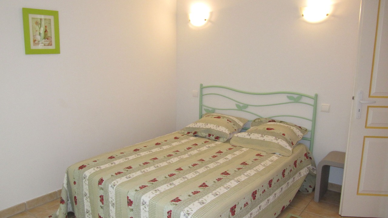 Photo of Bedroom in Aups