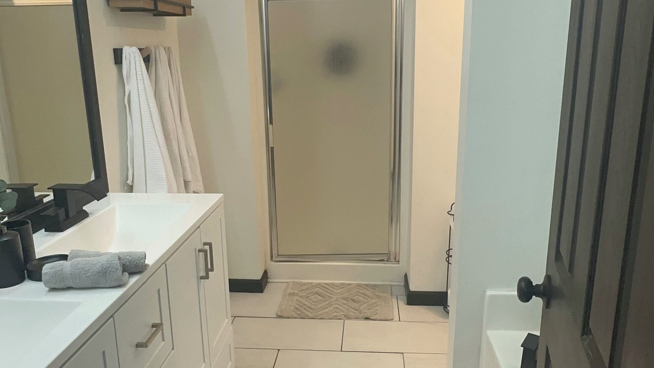 Photo of Bathroom in Adairsville