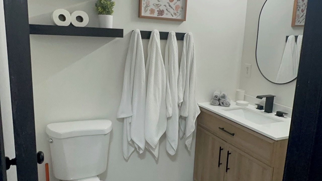 Photo of Bathroom in Adairsville