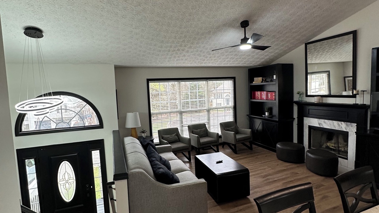 Photo of Livingroom in Adairsville