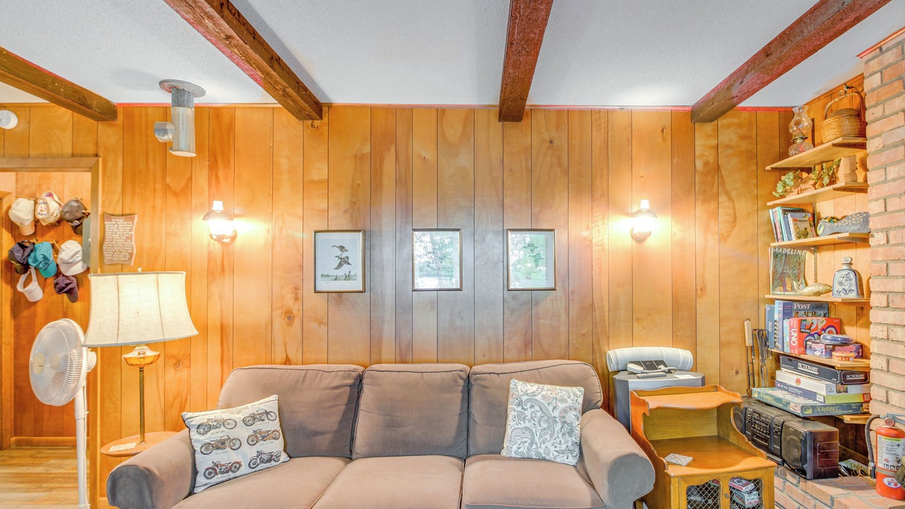 Photo of Livingroom in Hillman