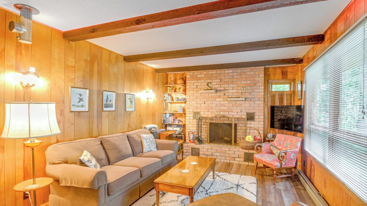 Photo of Livingroom in Hillman