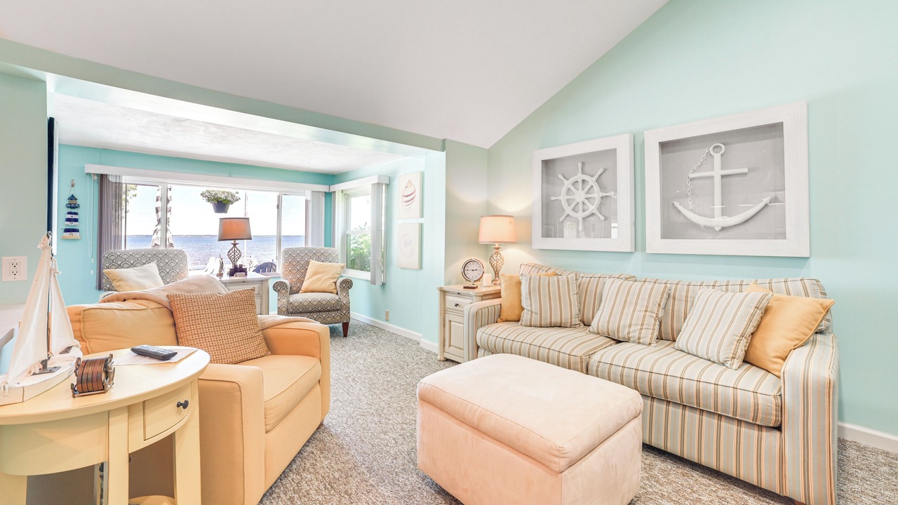 Photo of Livingroom in Houghton Lake