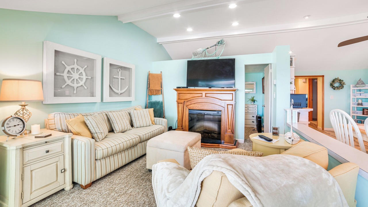 Photo of Livingroom in Houghton Lake