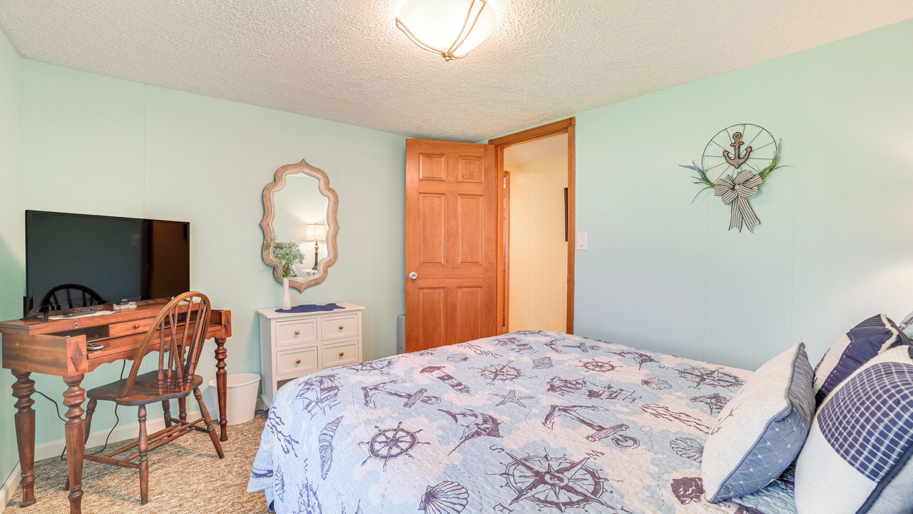 Photo of Bedroom in Houghton Lake