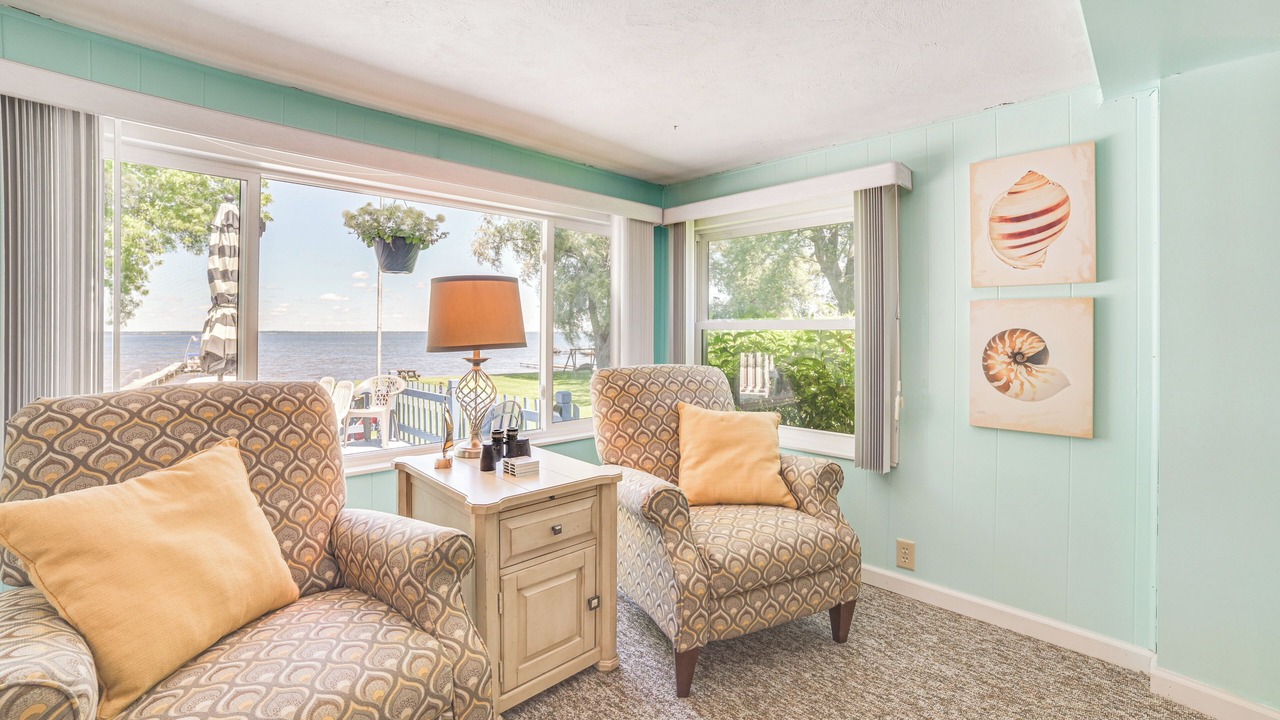 Photo of Livingroom in Houghton Lake