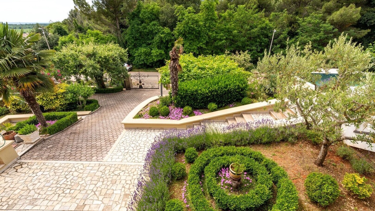 Photo of Outdoor in Fuskulin