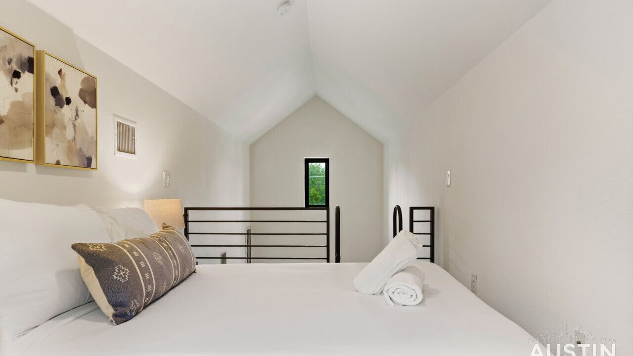 Photo of Bedroom in Montopolis