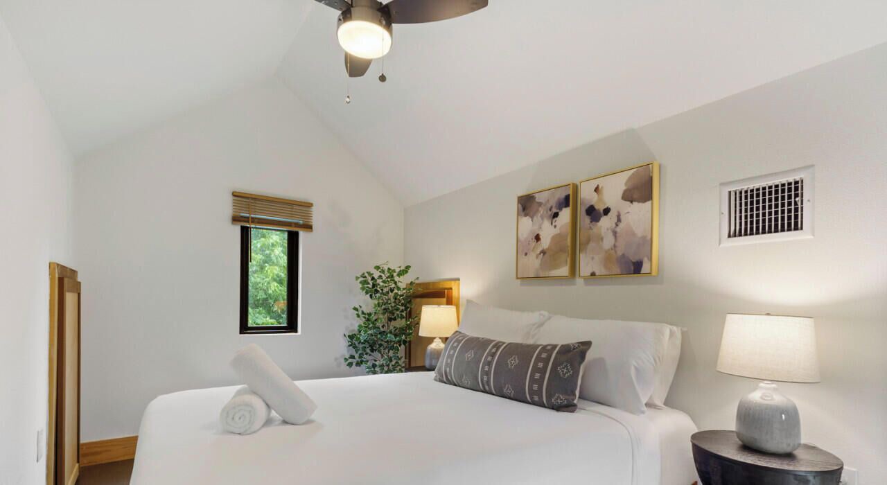 Photo of Bedroom in Montopolis