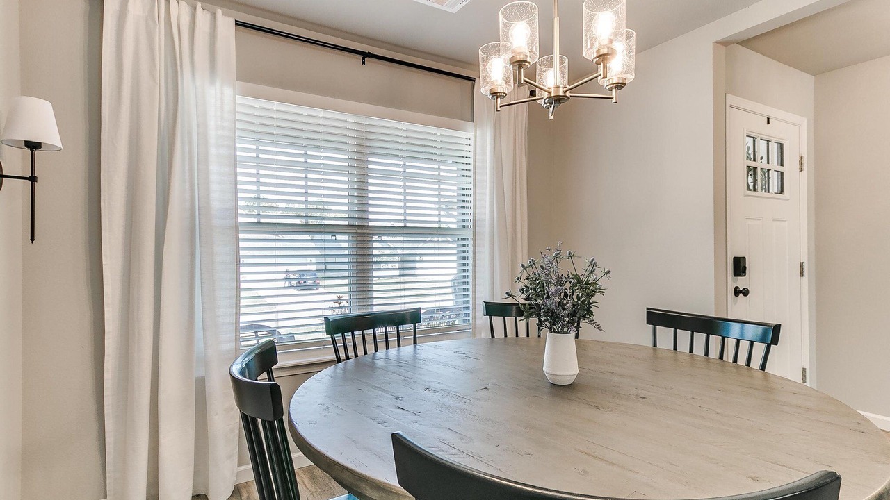 Photo of Livingroom in Broken Arrow
