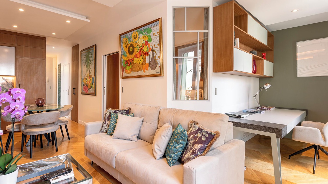 Photo of Livingroom in 6th Arrondissement