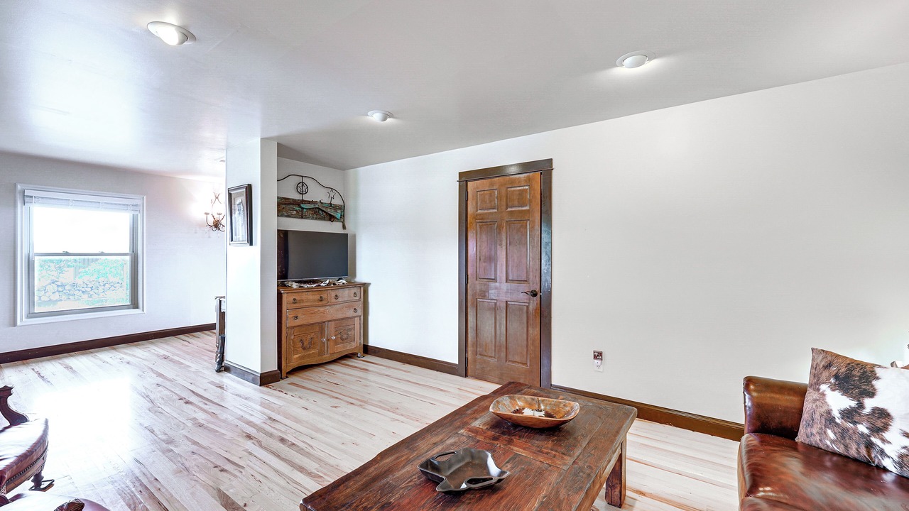 Photo of Livingroom in Leakey