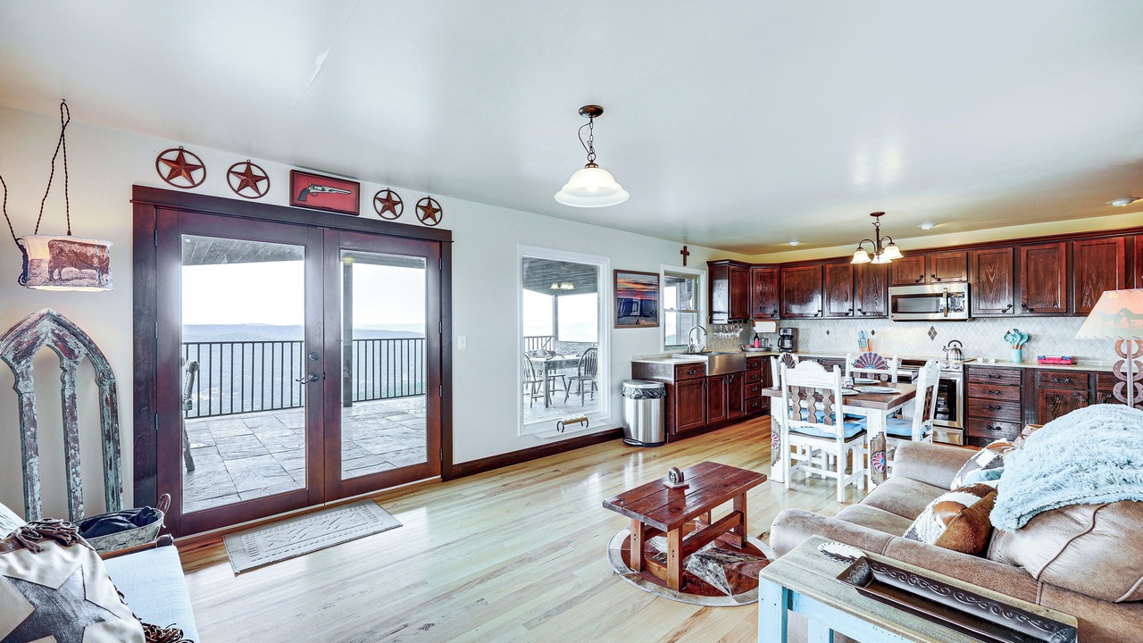 Photo of Livingroom in Leakey