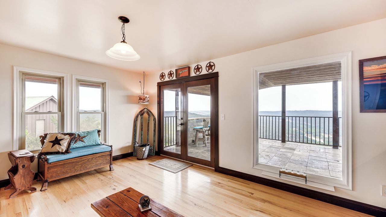 Photo of Livingroom in Leakey