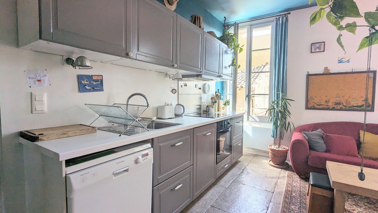 Photo of Kitchen in Beaux Arts-Boutonnet