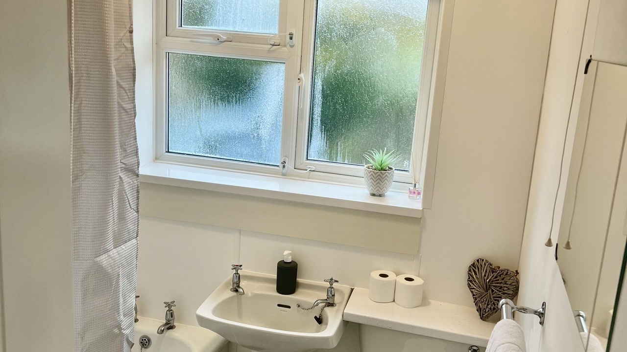 Photo of Bathroom in Faringdon