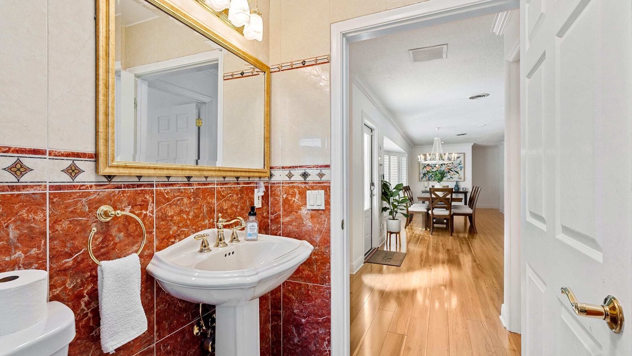 Photo of Bathroom in Imperial Point