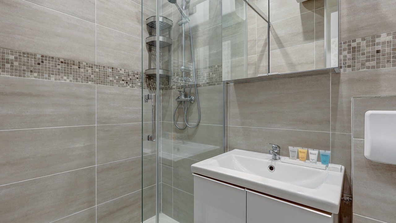 Photo of Bathroom in Vanves