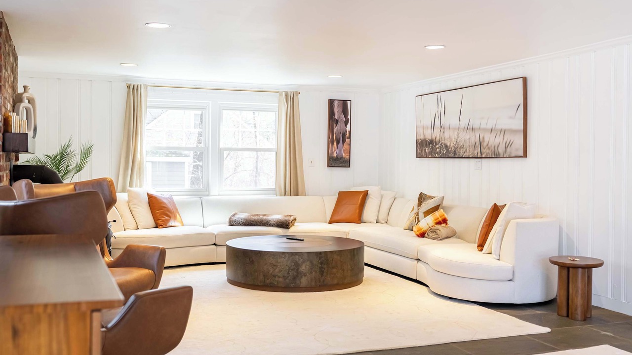 Photo of Livingroom in Wayland