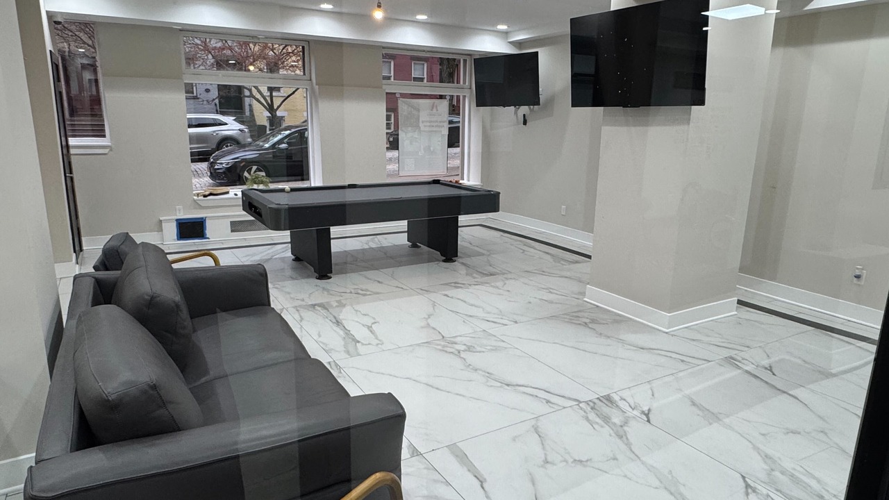 Photo of Others in Albany