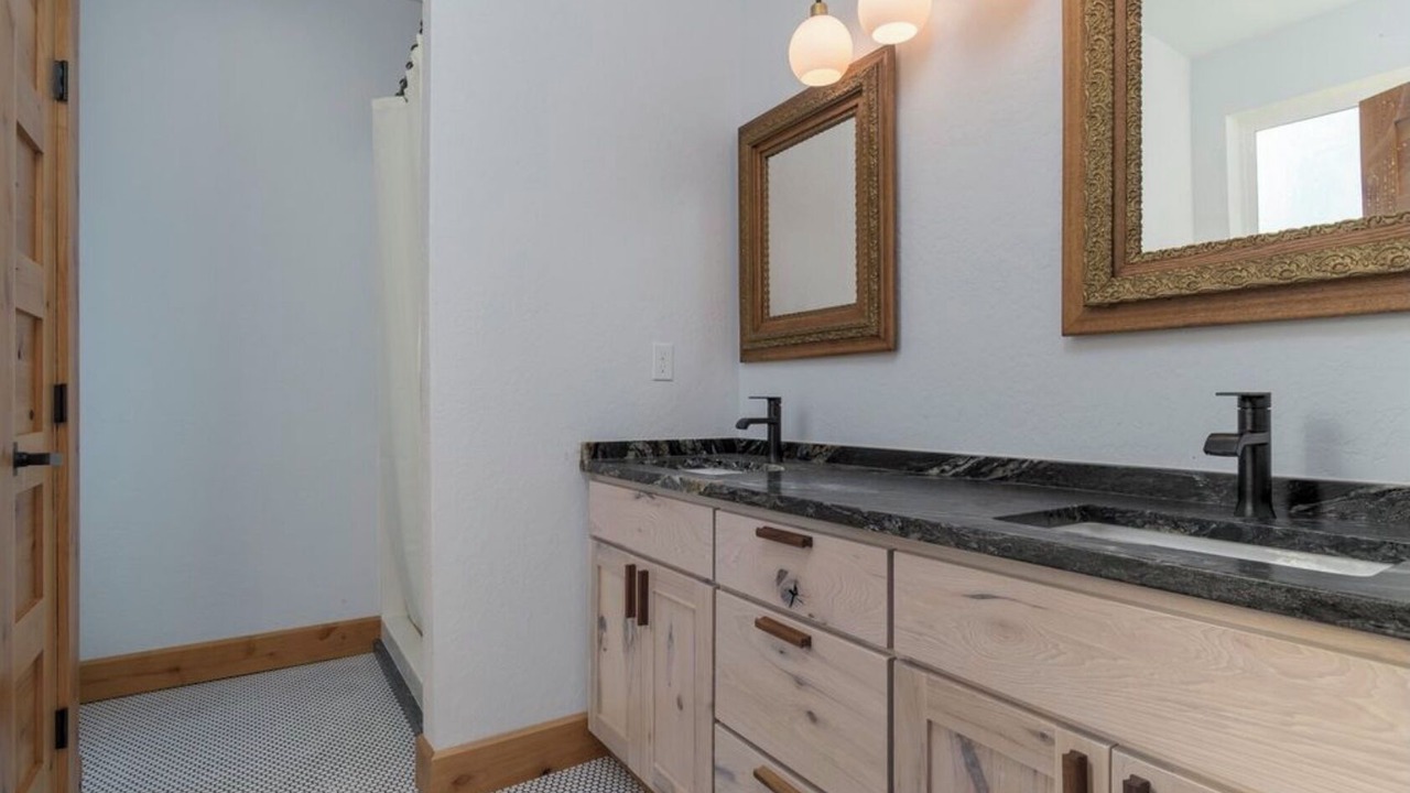 Photo of Bathroom in Cascadia