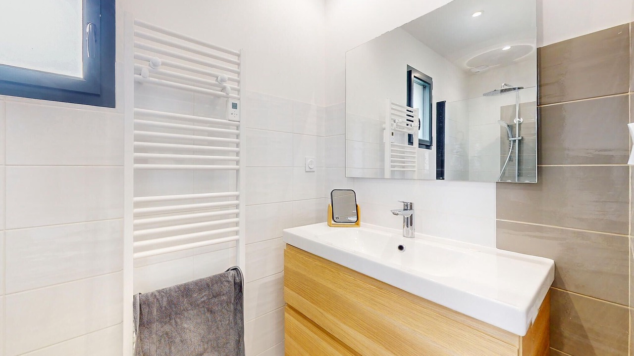 Photo of Bathroom in Saint-Coulomb