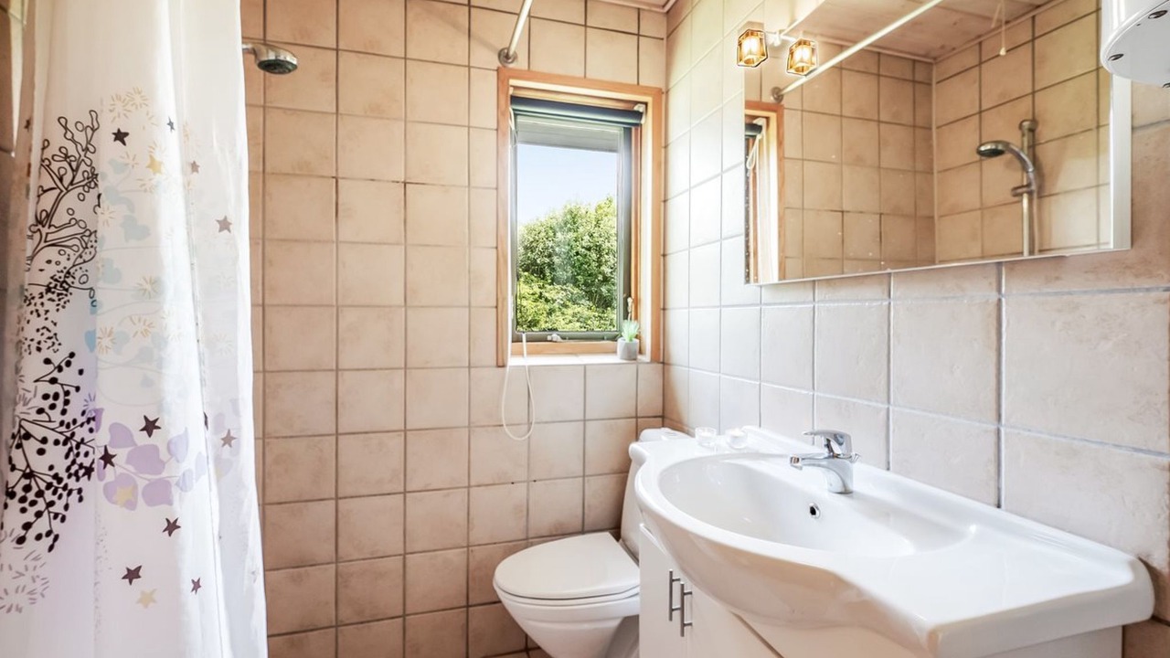 Photo of Bathroom in Vemb