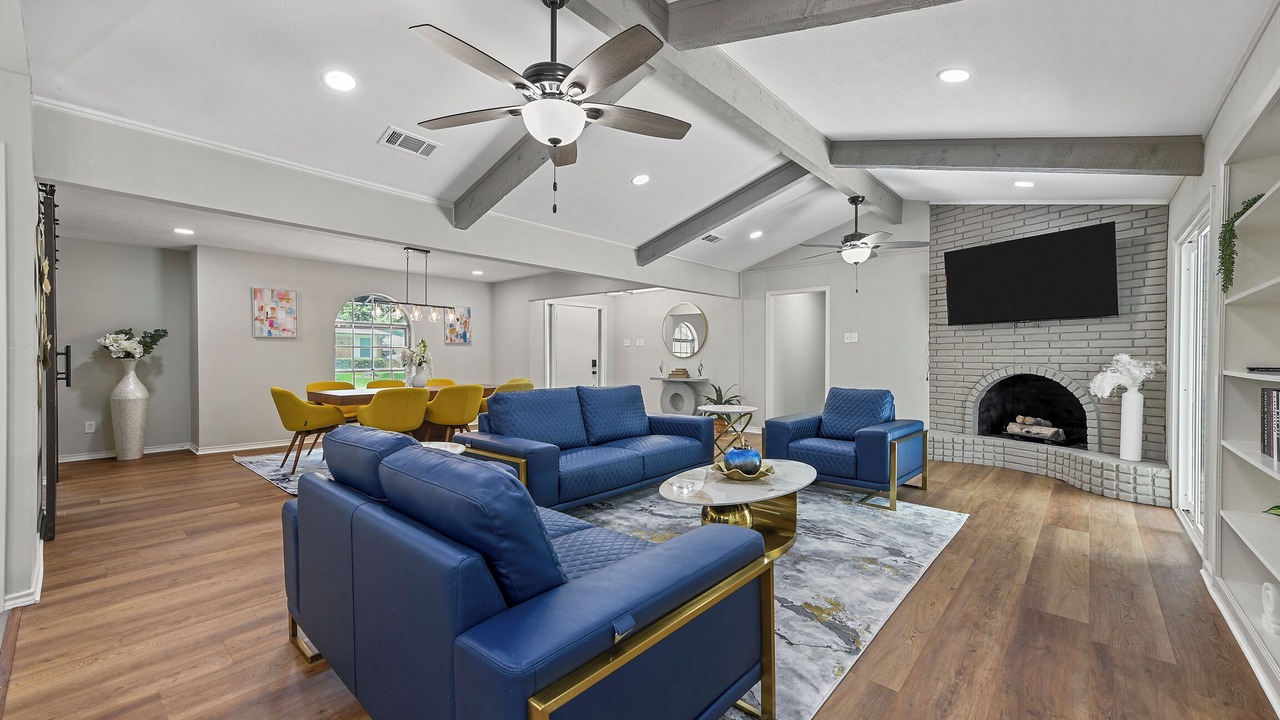 Photo of Livingroom in Grand Prairie