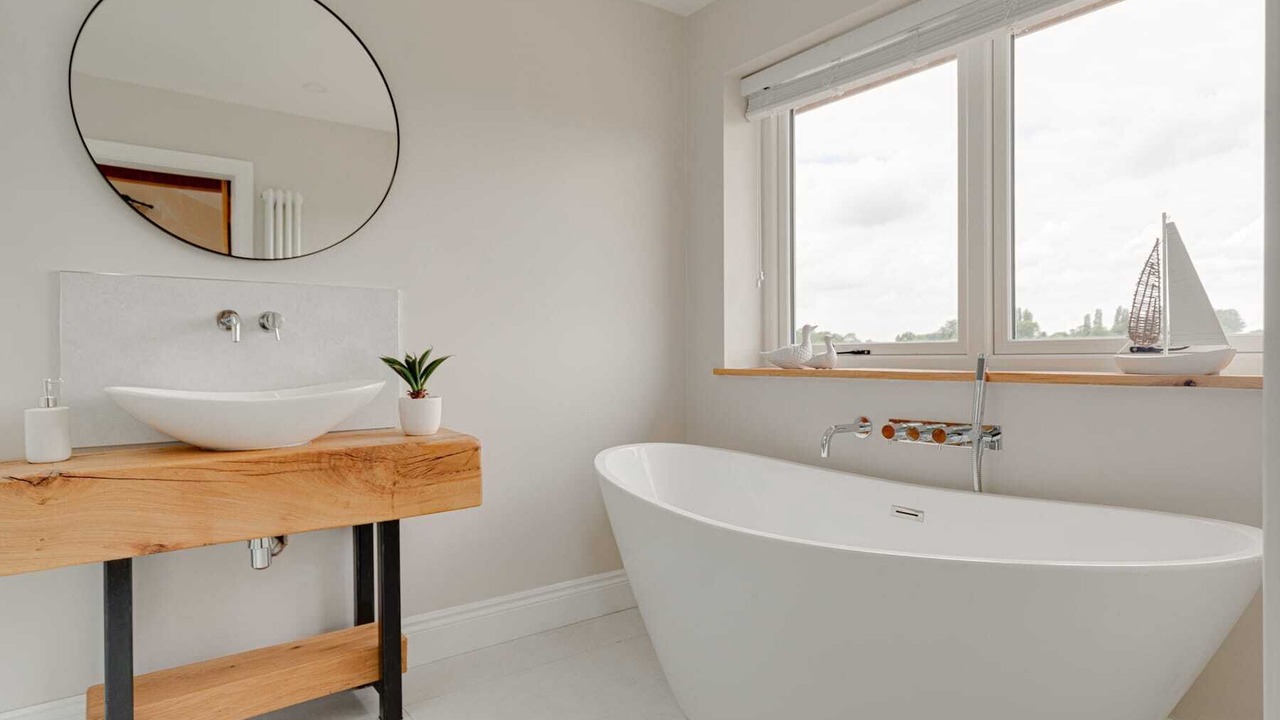 Photo of Bathroom in Grafton Regis